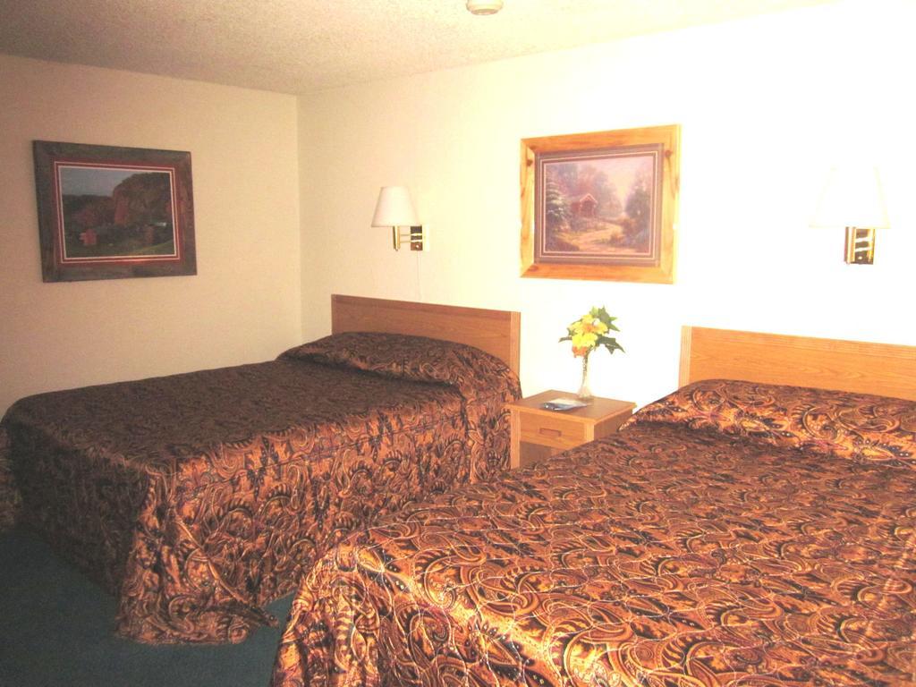 Color Country Motel Panguitch Room photo